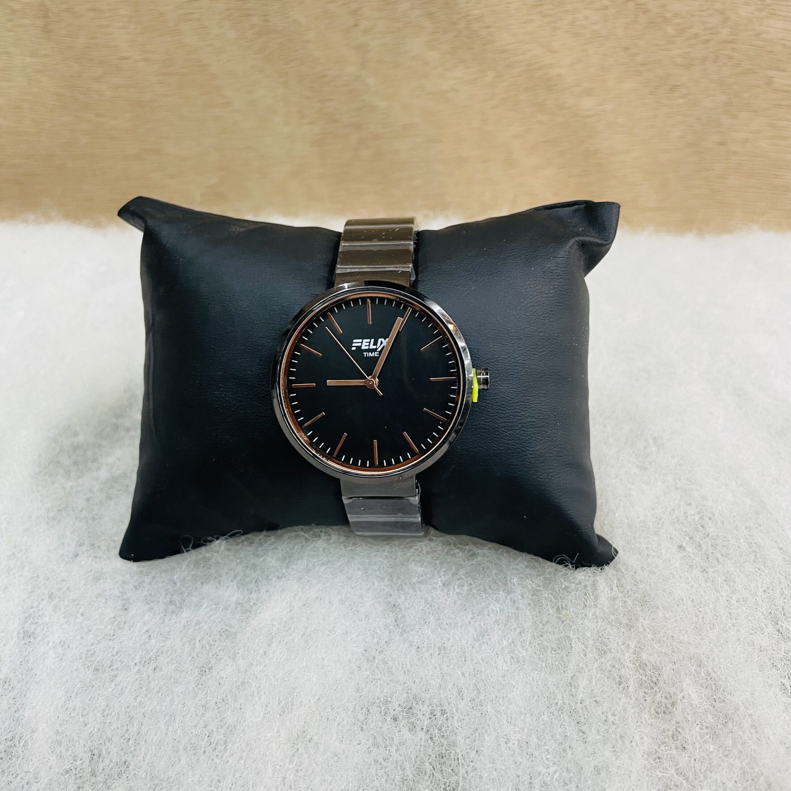 Vintage Black Felix Bühler Watch | Silver-tone Fashion Watch – Vintage Radar
